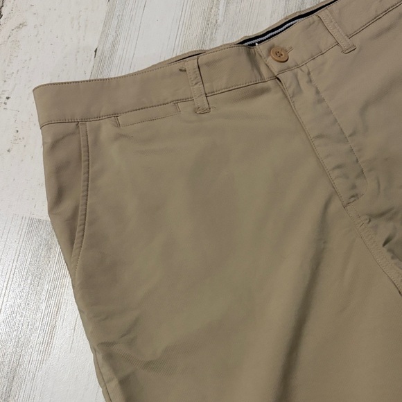johnnie-O Classic Tan Flat Front Shorts size 34 - Picture 2 of 10